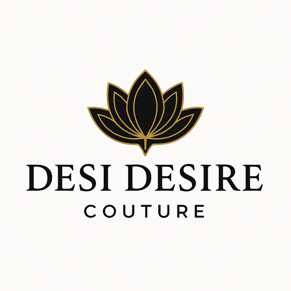 Desi Desire Couture Logo auf hochwertiger indischer Mode – traditionelle Kurta Pyjama / Pajama Kombination, kombinierbar mit eleganter Nehru Jacket oder Vest. Moderne pakistanische und indische Kleidung von Desi Desire, inspiriert von klassischer Desi-Mode und festlicher Herrenbekleidung