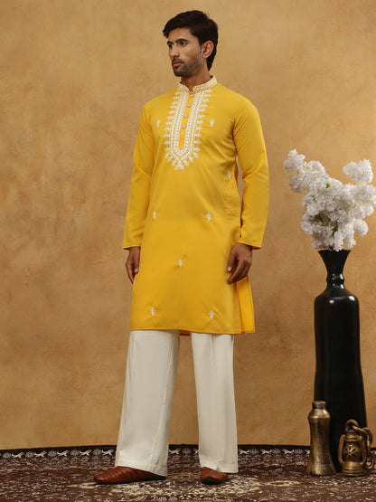 Herren Kurta Pyjama Set in Senfgelb mit Stickerei