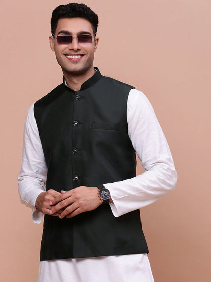 Schwarze Nehru Jacket Herren Slim Fit Styling über Kurta Traditionelle indische Weste mit Sonnenbrille