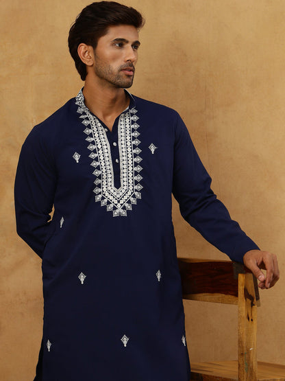 Herren Kurta Pyjama Set in Dunkelblau mit Stickerei
